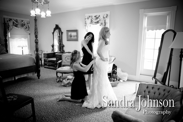 Best Courtyard Lake Lucerne wedding photographer - Sandra Johnson (SJFoto.com)